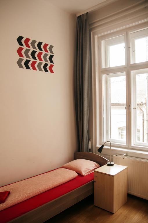 2Night Hostel Budapest Esterno foto