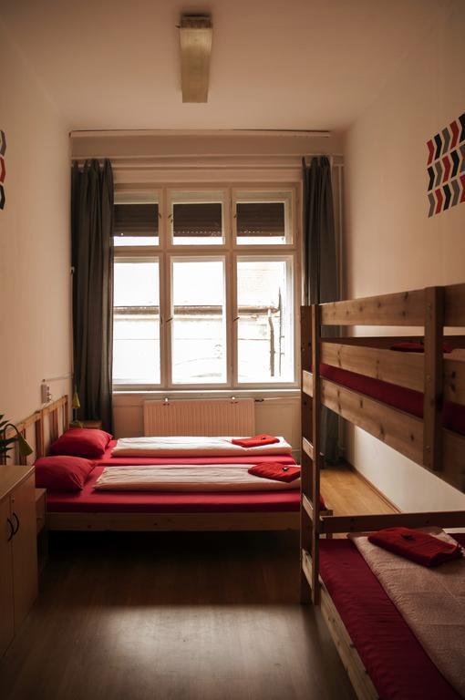 2Night Hostel Budapest Esterno foto